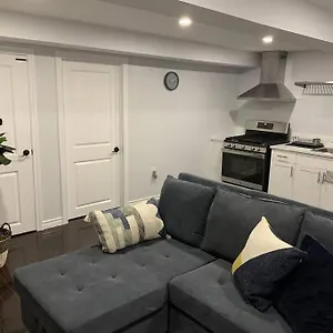 *cozy, Newly Renovated, Fully Equipped* , Hamilton Canada